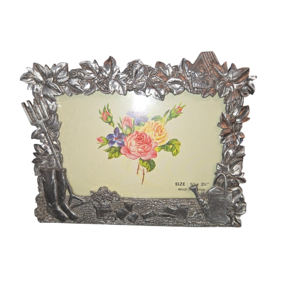 Vintage‎ Gardening Themed Pewter (?) Metal 5"X3.5" Picture Frame 6"X4.5"X0.5"